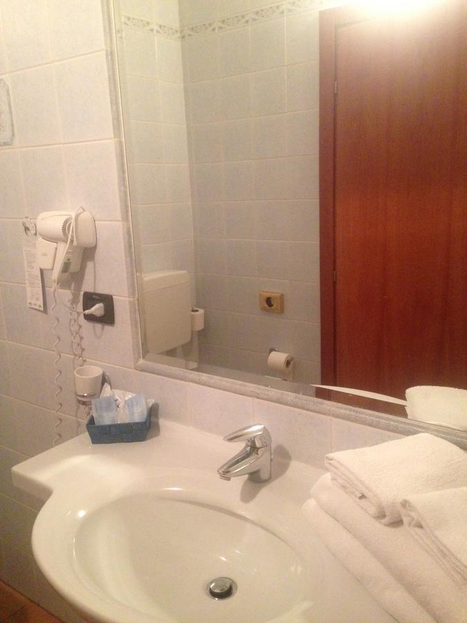 Hotel Conte Luna Bologna Bagian luar foto